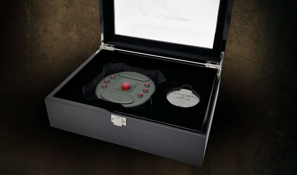 Magnetic Limpet Mine replica 00